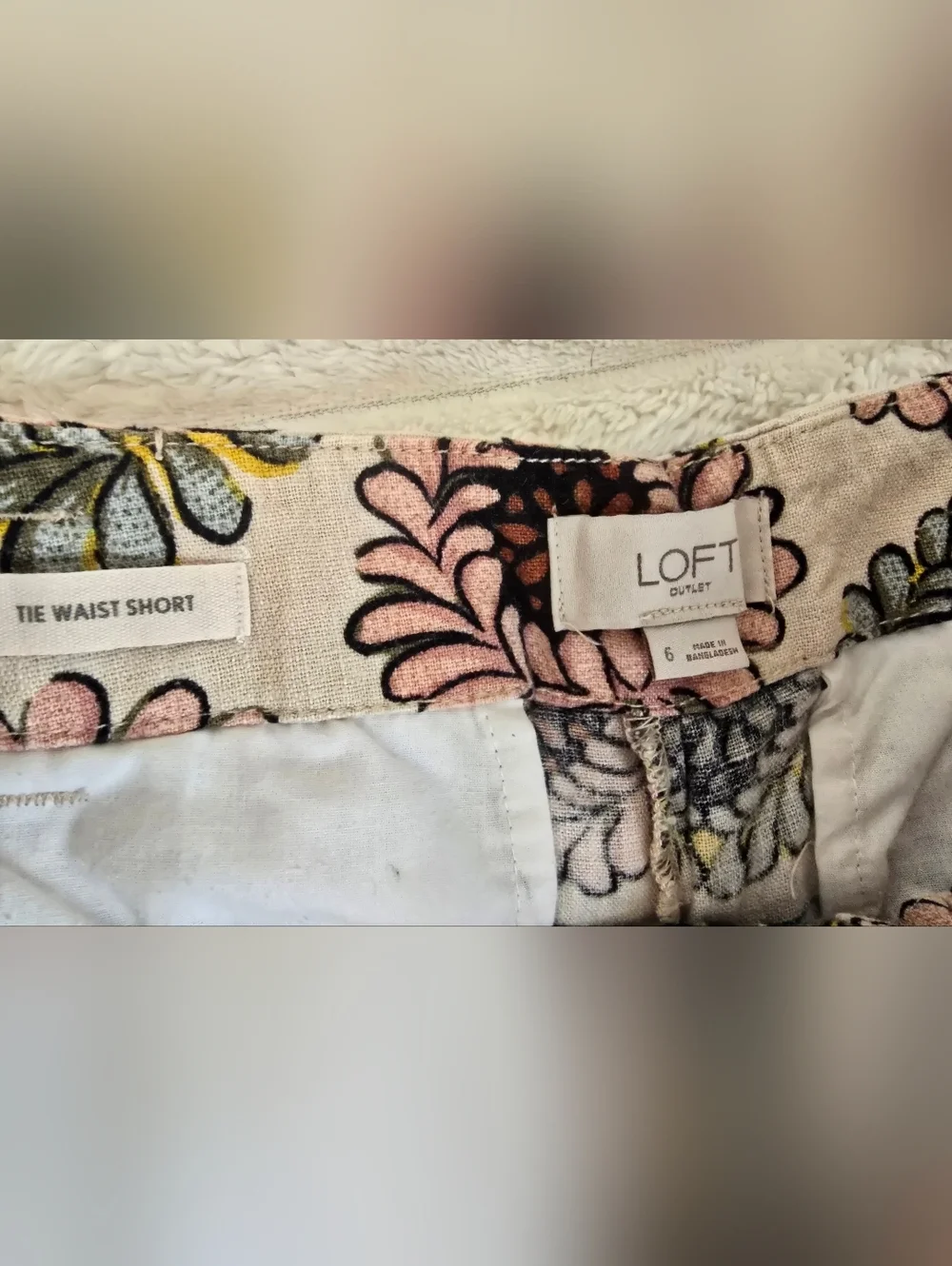 LOFT Ann Taylor Linen Bermuda Cream/pink floral shorts Ann Taylor Womens Size 6 - Picture 3 of 7